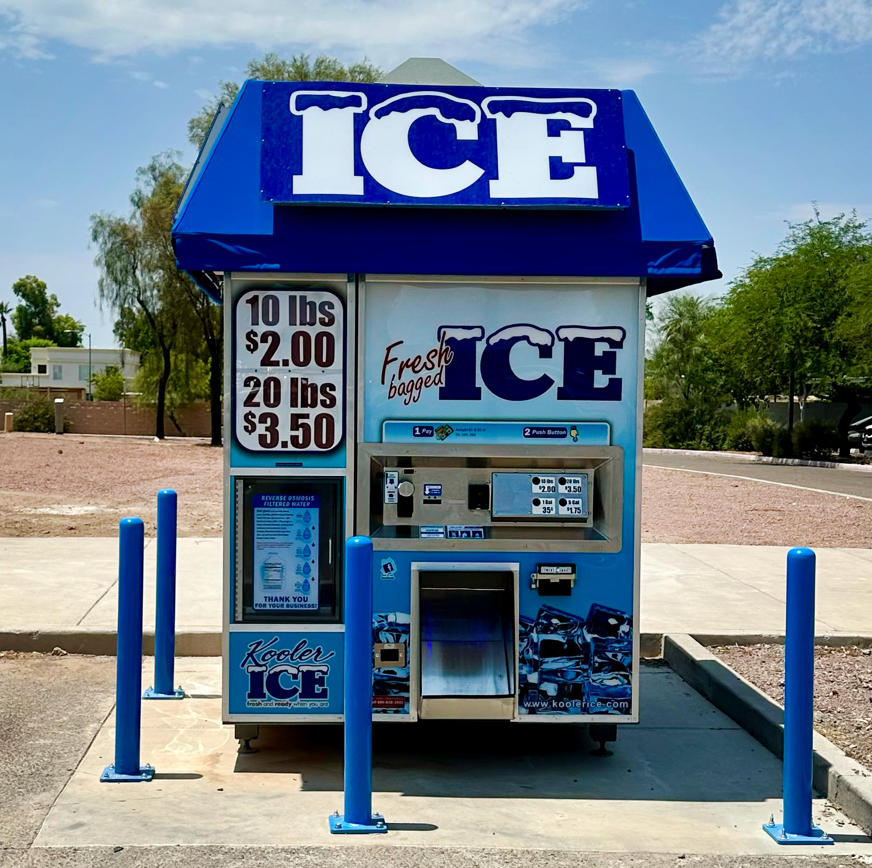 IM1500 with LED - Kooler Ice Vending Machines IM1500 with LED